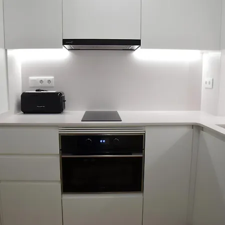 Nuevo En Totalmente Reformado Con Parking Privado דירה *