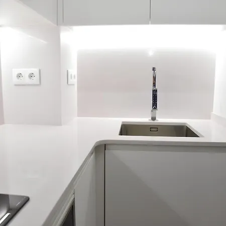 Nuevo En Totalmente Reformado Con Parking Privado