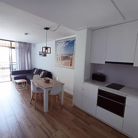 Nuevo En Totalmente Reformado Con Parking Privado דירה *